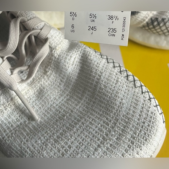 Adidas PureBOOST GO size 6US - Picture 6 of 8